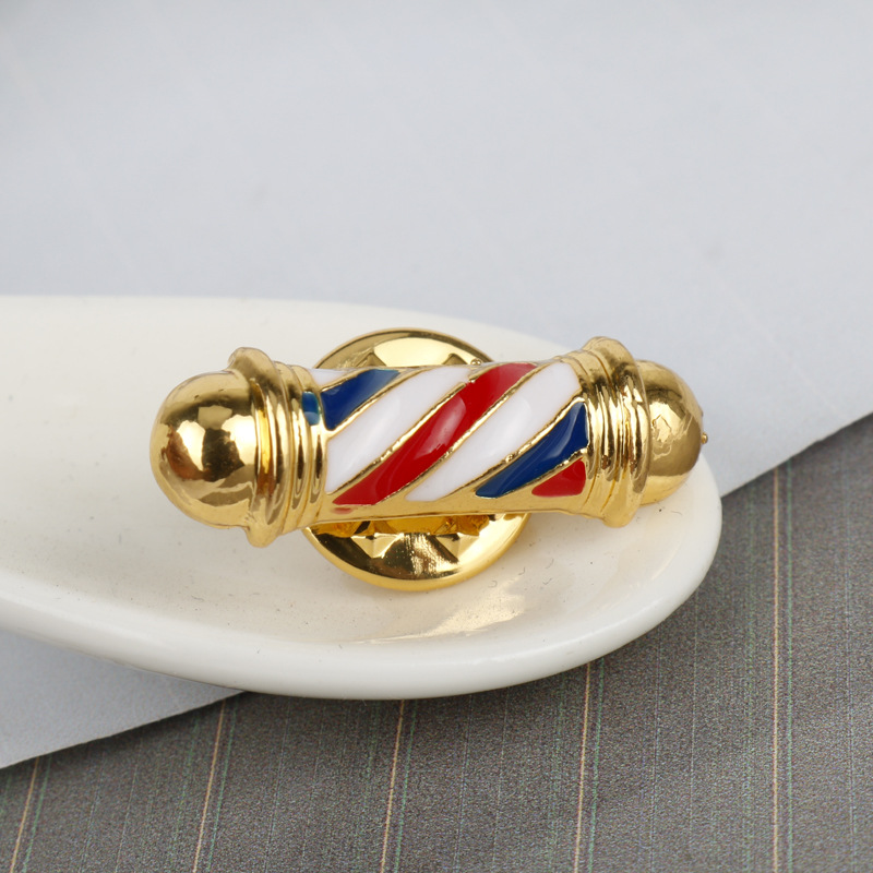 Classic Badge Brooch Pin Barbe - огляд і ціна Hair Care Kit